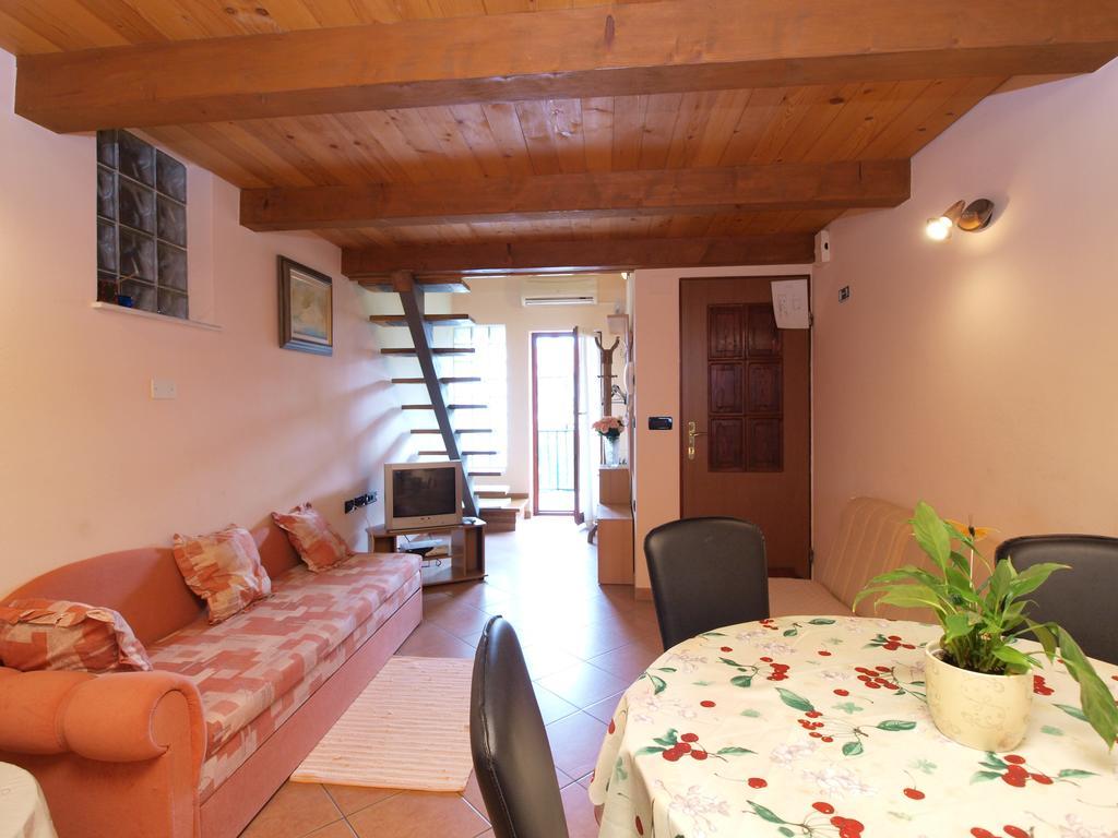 Apartments Voltica 1049 Ровинь Экстерьер фото