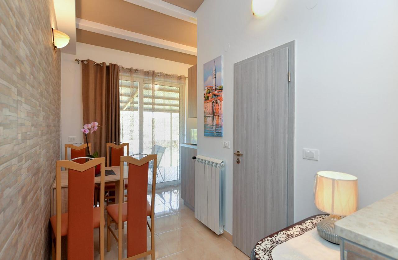Apartments Voltica 1049 Ровинь Экстерьер фото